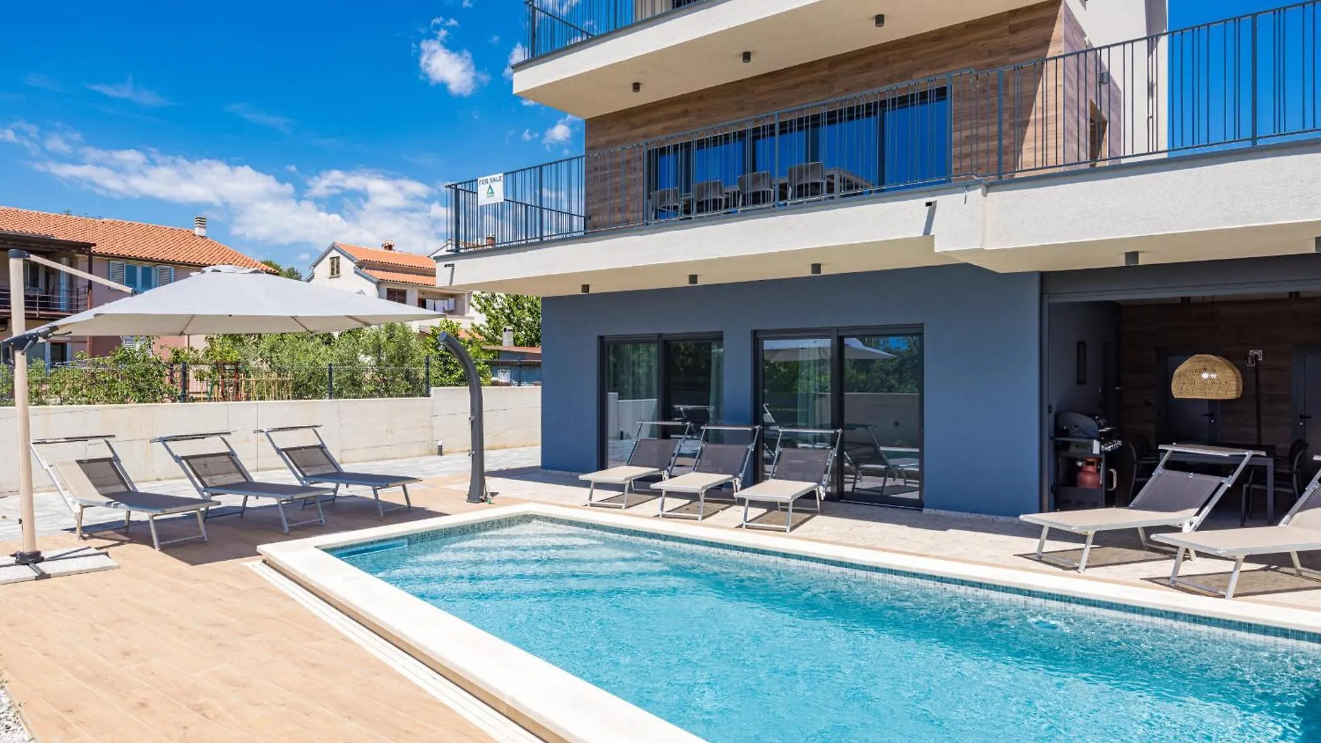 Villa Bay II Near Medulin For 9 People With Heated Pool - Playground & Whirpool Only 100 Meters From The Beach Banjole